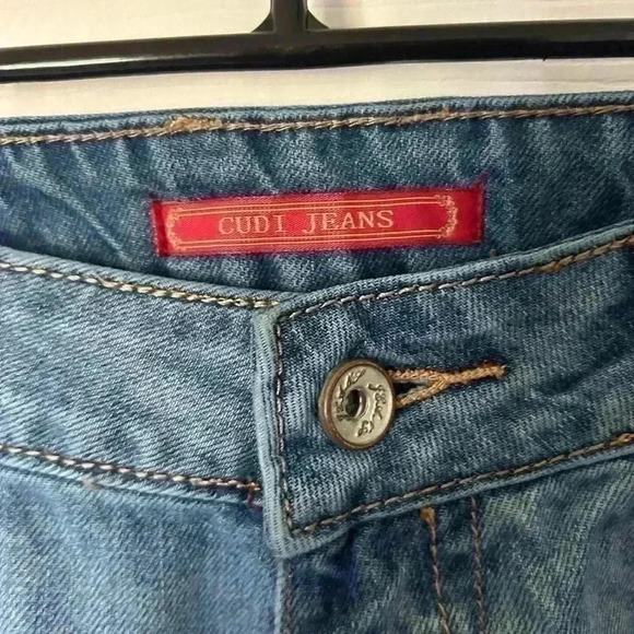 Cudi Jeans size 27. Distressed Denim Straight Jeans. Light wash. - Picture 5 of 13